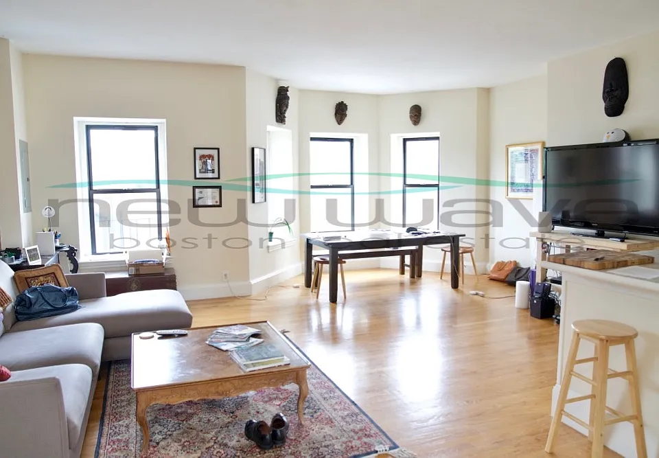 34 Gloucester St #4