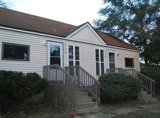 126 W Valley View Dr, Lakemoor, IL 60051