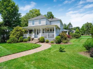 102 Colony Ave, Park Ridge, NJ 07656