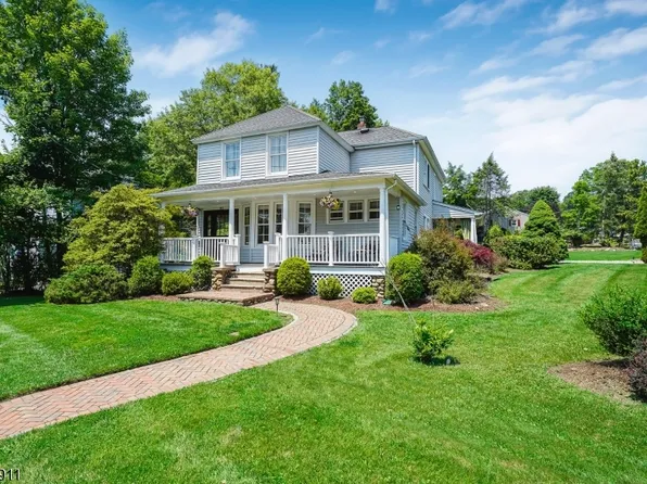 102 Colony Ave, Park Ridge Boro, NJ 07656