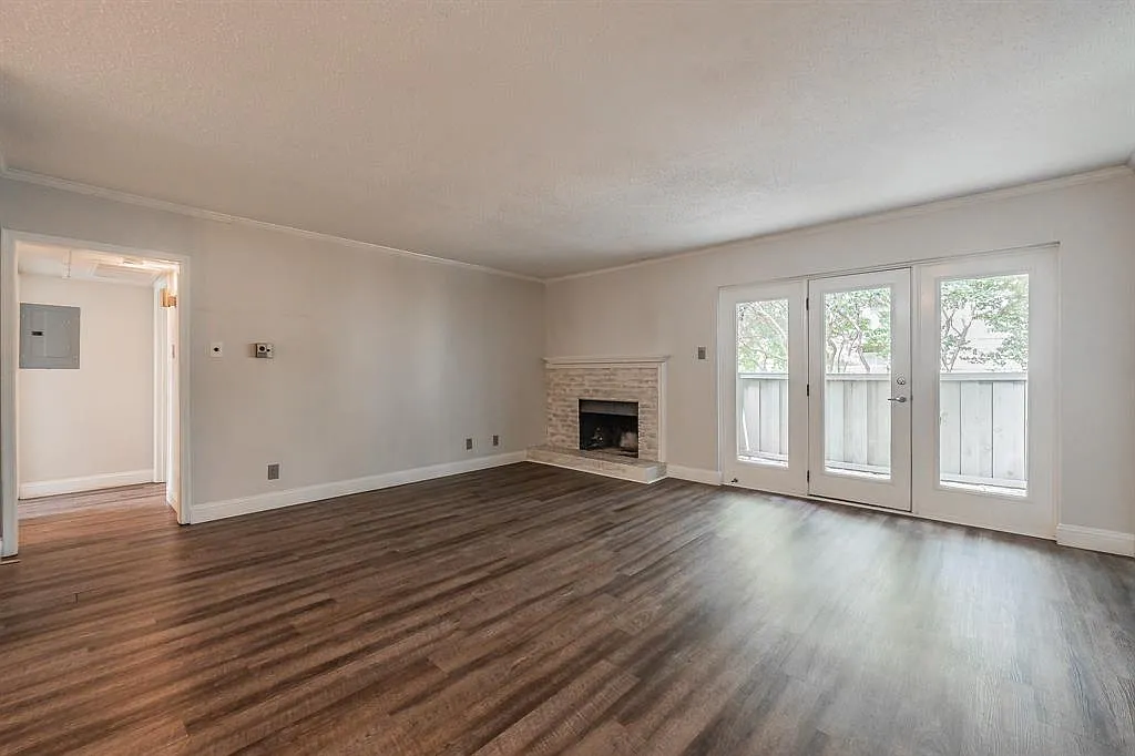 2 bed, 2.0 bath, 1115 sqft, $1,650 — Photo 2
