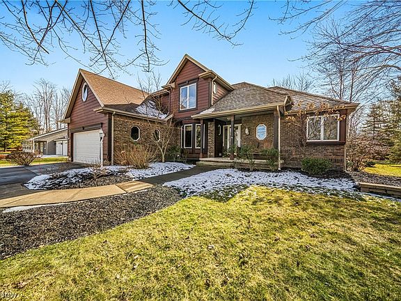 2nd image of 366 Beverly Dr