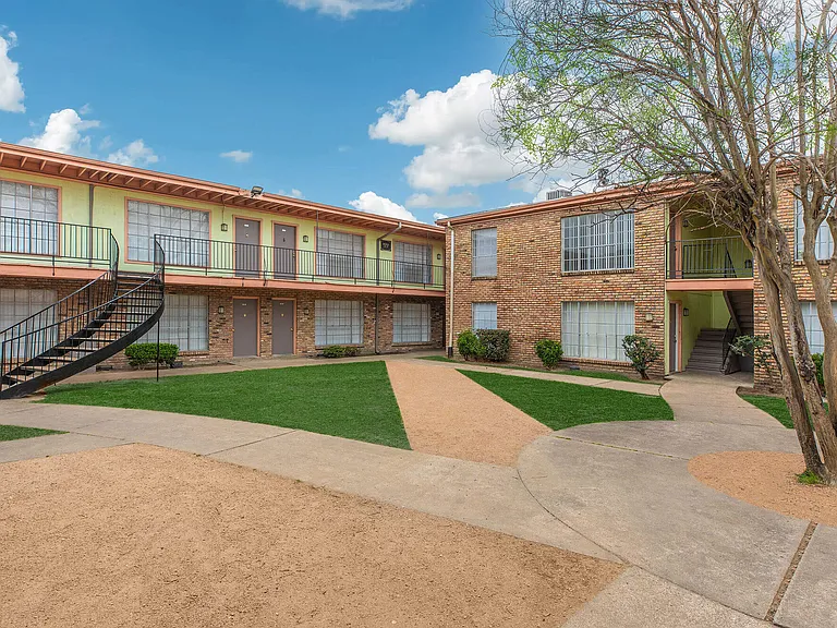 Southern Oaks Apartments — Photo 12