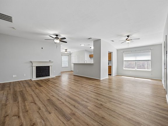 4th image of 641 Mallard Dr