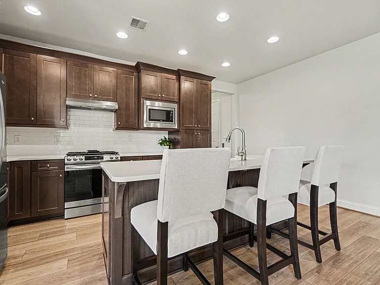 1318 Revival Dr — Photo 33