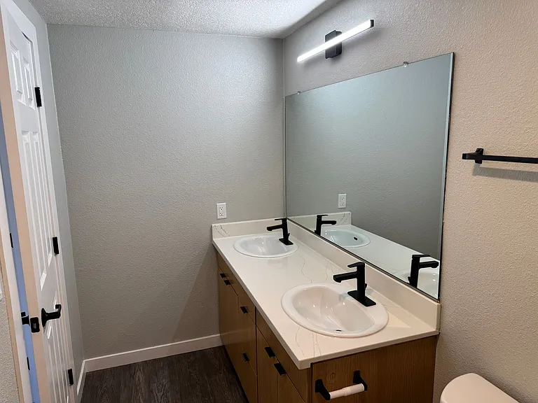 Villa Del Sol Apartments — Photo 196