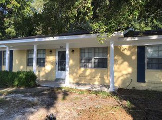 24 Caswell Cir, Mary Esther, FL 32569