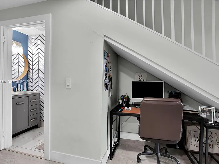 850 Sorrento Dr — Photo 13