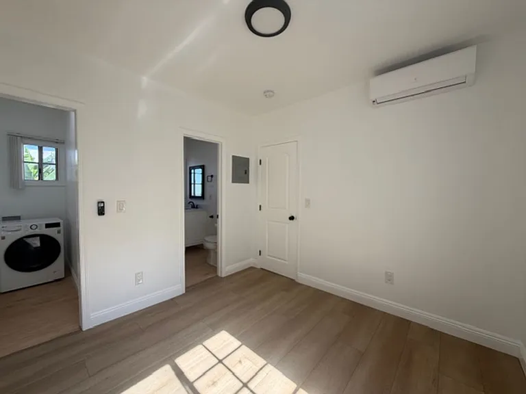 4212 Lockwood Ave — Photo 11
