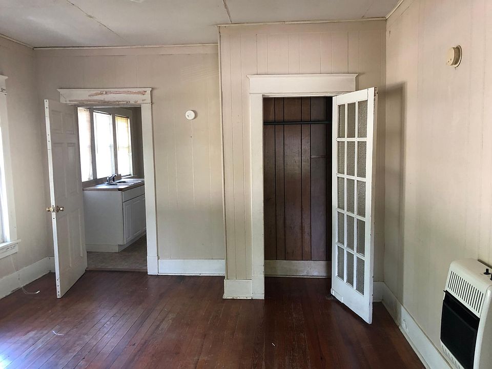 2nd image of 1522 Caldwell St #A