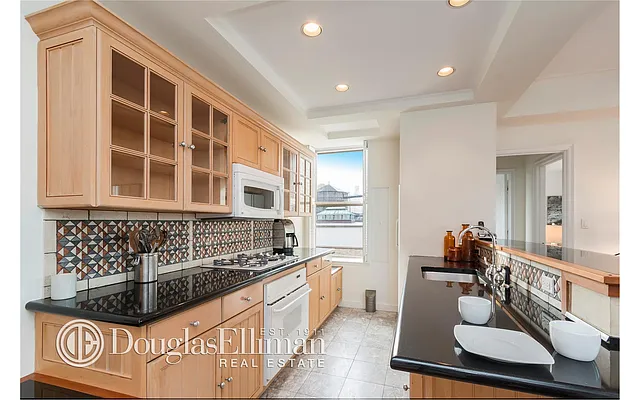 Sold by Douglas Elliman | media 8