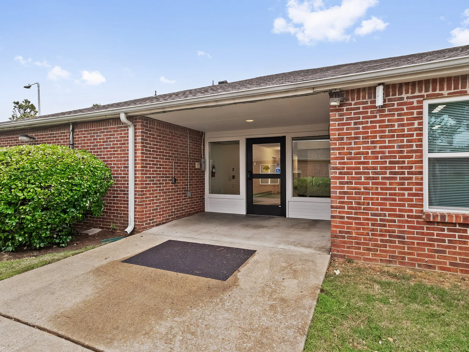 1 bed, 1.0 bath, $1,029 — Photo 2