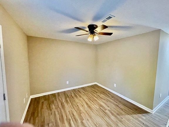 3rd image of 517 Weaver St #1