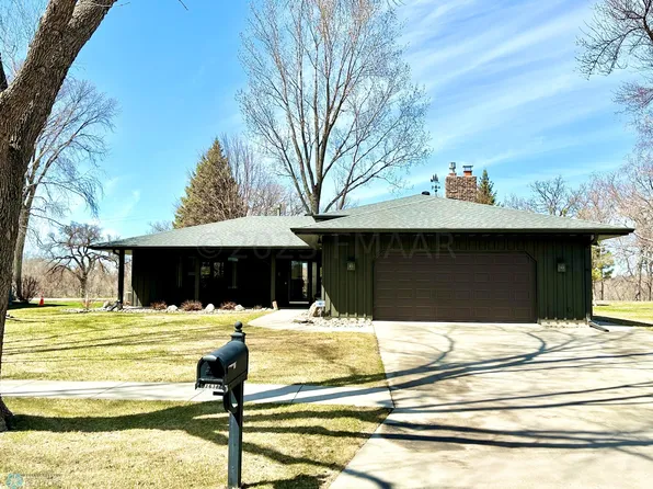 3638 Fairway Rd N, Fargo, ND 58102