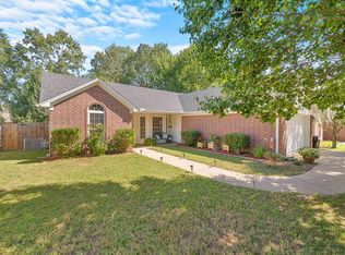 1900 Falcon Way, Benton, AR 72015