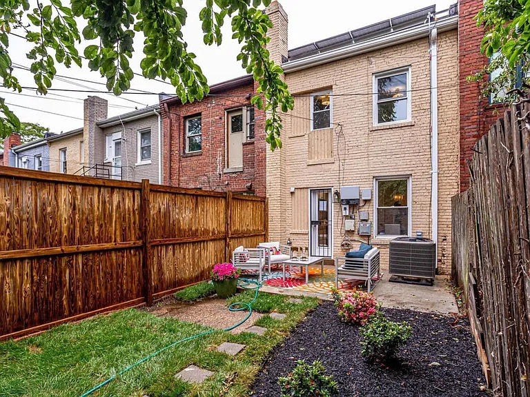 118 O St SW — Photo 17