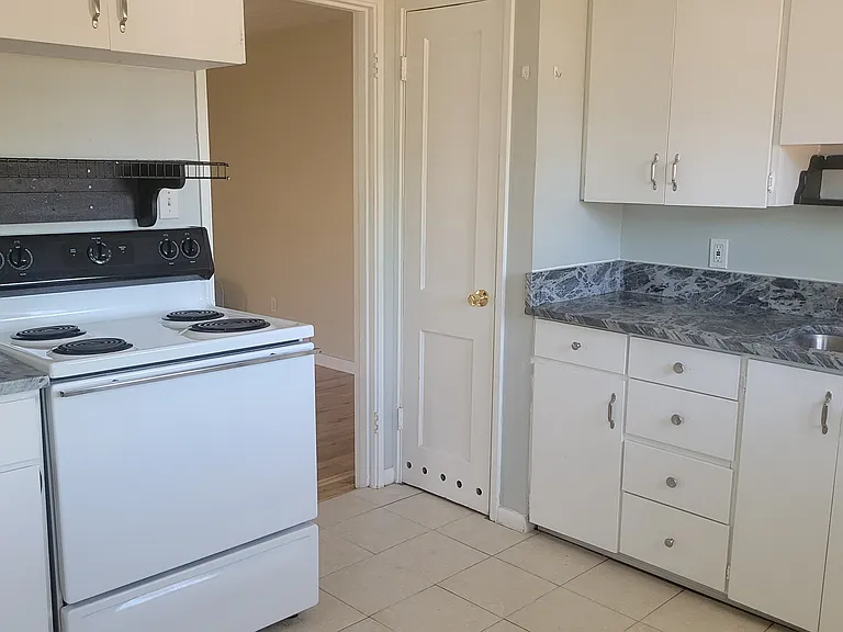 410 N 28th St #410 — Photo 13