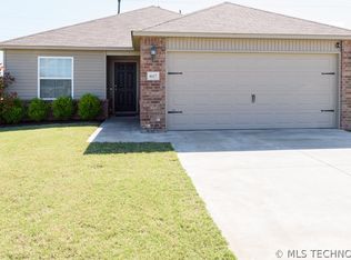 6617 N 128th East Ct, Owasso, OK 74055