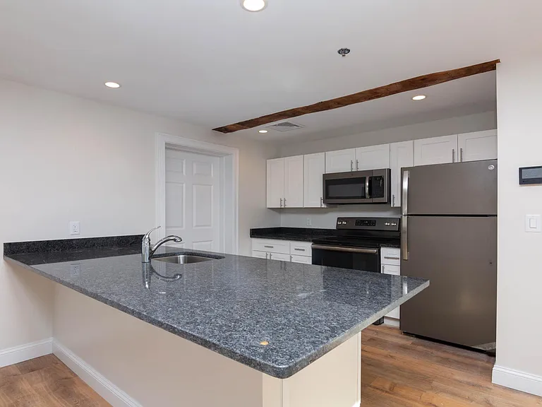 9 S Main St #201 — Photo 15