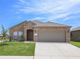 301 Lead Creek Dr, Fort Worth, TX 76131