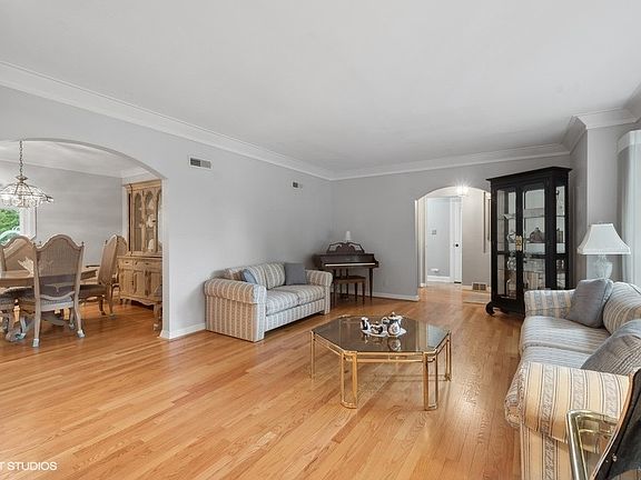 5th image of 5734 N Kingsdale Ave