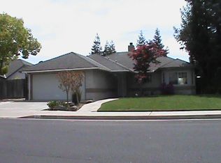 294 W Palo Alto Ave, Clovis, CA 93612
