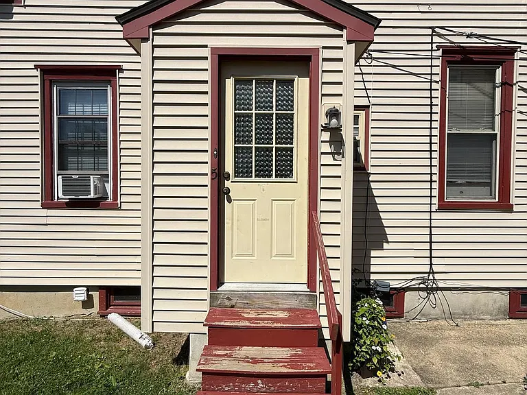 16 Lincoln Ave #5 — Photo 3