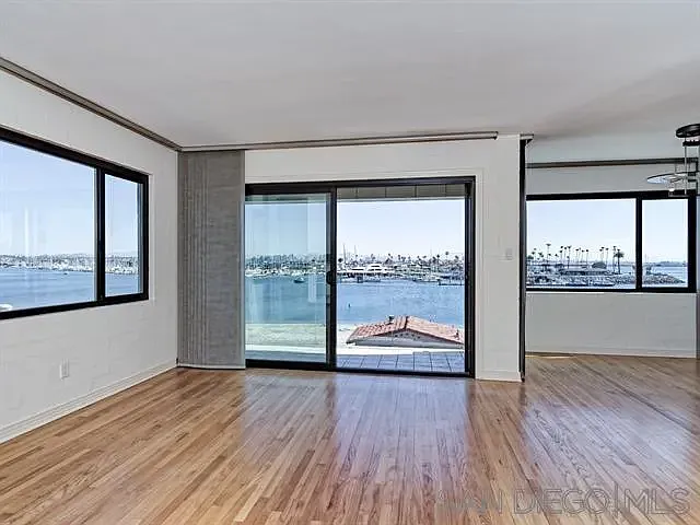 2 bed, 2.0 bath, 1145 sqft, $6,500 — Photo 4