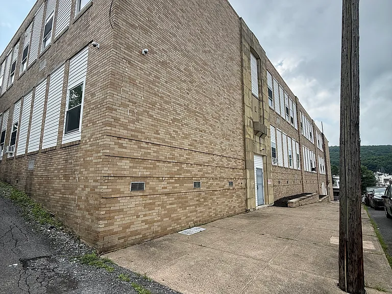 134 W 4th St #310 — Photo 12