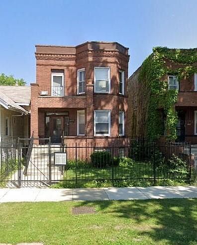 1st image of 1019 N Lawler Ave