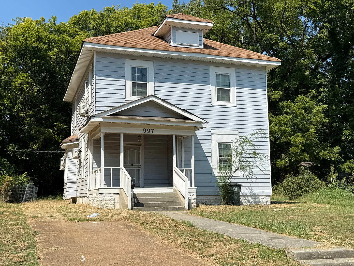 7 bed, 2315 sqft, $600 — Photo 4