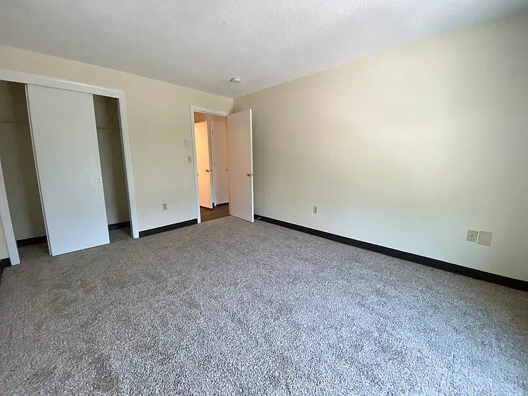 Sunset Ridge Apartments — Photo 53