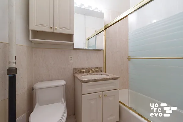 Sold by Yoreevo, LLC | media 16