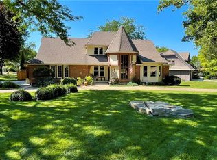 8334 Richards Rd, Lenexa, KS 66215