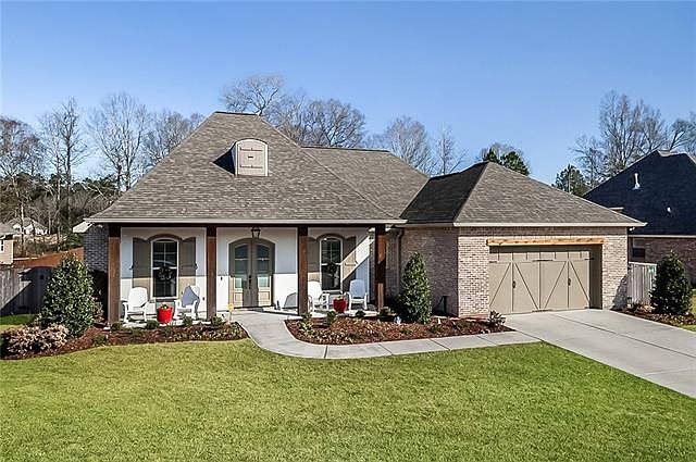 2nd image of 105 Aspen Creek Ct