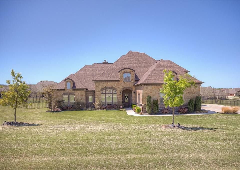 1st image of 346 Bear Country Dr