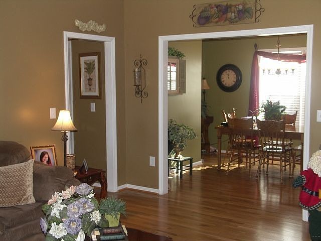 2nd image of 503 W Unionville Indian Trail Rd