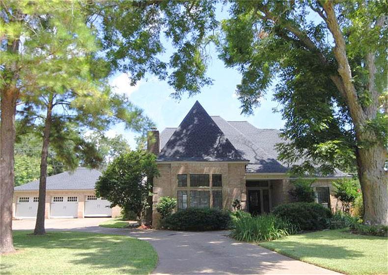 1st image of 136 Strawberry Dr