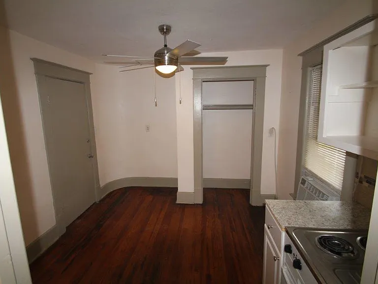 727 7th Ave N #3 — Photo 3