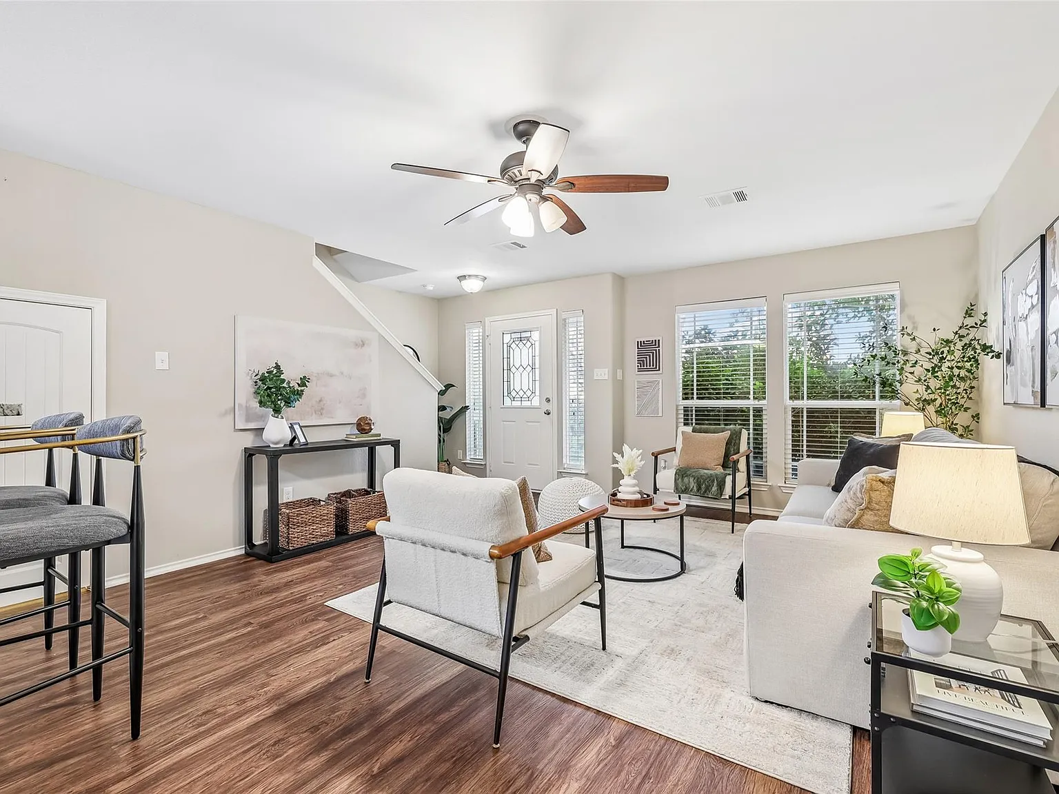 3 bed, 2.5 bath, 1422 sqft, $1,950 — Photo 4