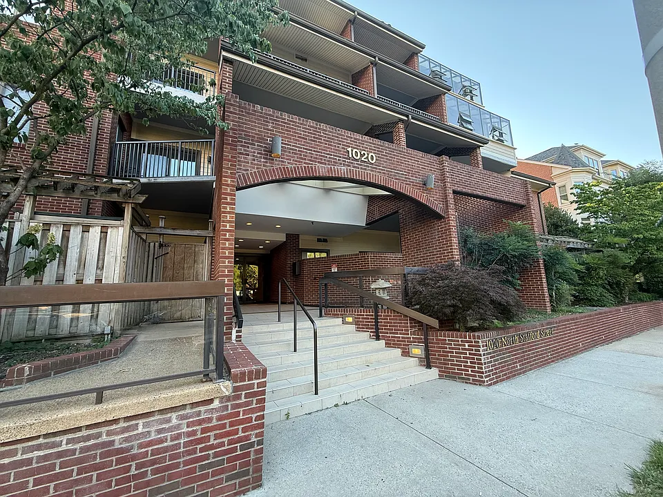 1020 N Stafford St #312