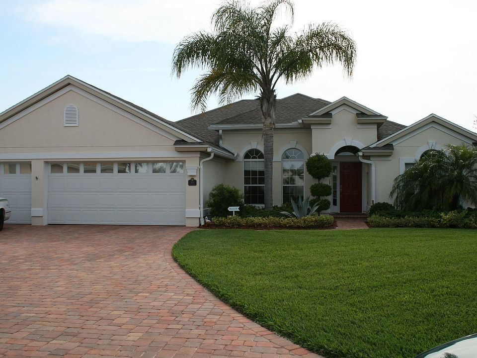 Oversized 3 car garage