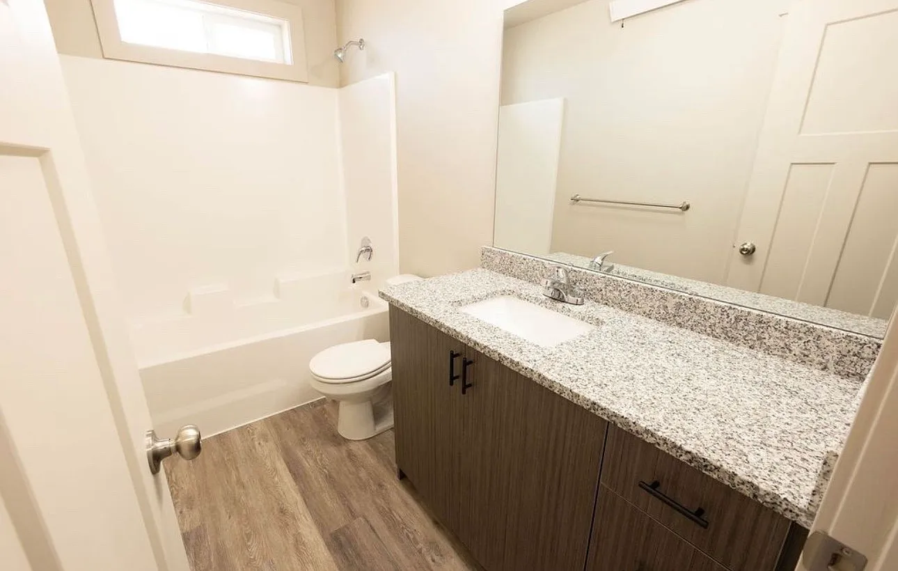 3 bed, 1178 sqft, $1,400 — Photo 4