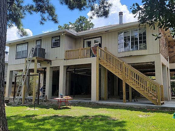 4th image of 215 W Camellia Dr