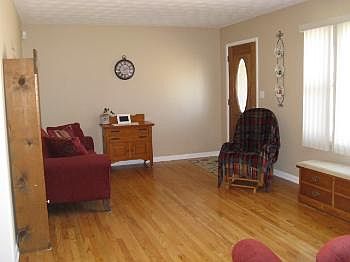3rd image of 2208 Roach St