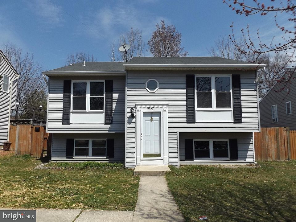 1st image of 1052 5th St
