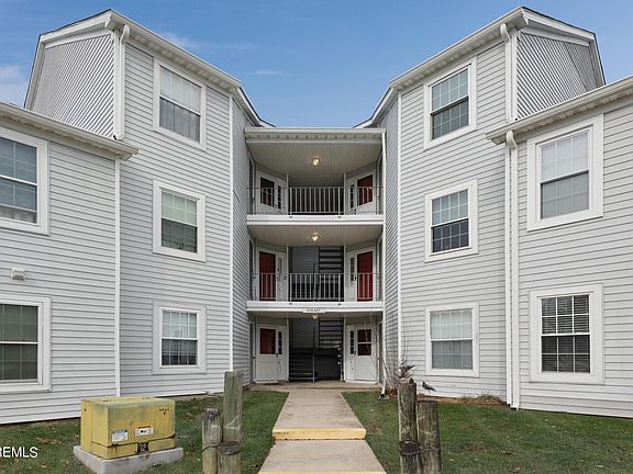 4th image of 620 Waters Edge Drive