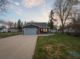 7044 Springfield Dr, Holland, OH