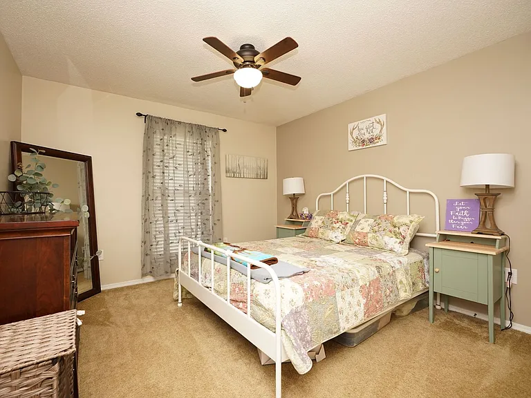 704 Becky Thatcher Ct — Photo 27
