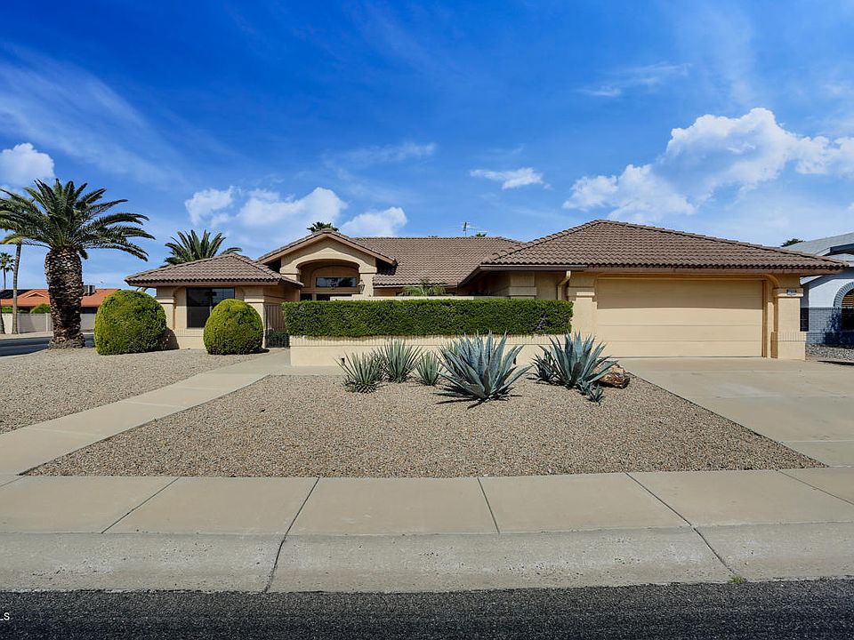 1st image of 13840 W Elmbrook Dr
